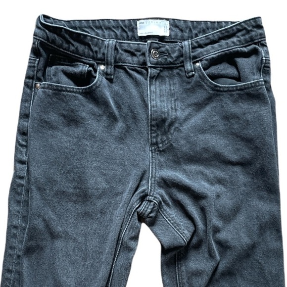 ASOS Black cropped Denim jeans. Size 29x30 - Picture 2 of 6